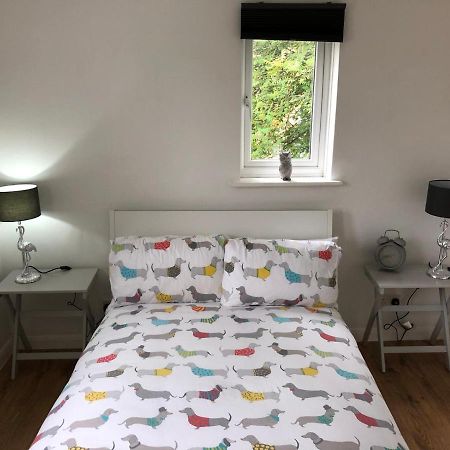Rowan Tree Villa Aylesbury  Dış mekan fotoğraf