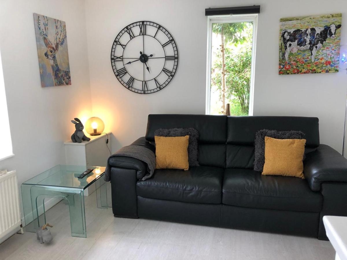 Rowan Tree Villa Aylesbury  Dış mekan fotoğraf
